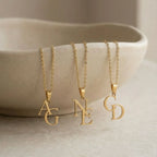 Maelyn · Collar con iniciales