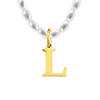 Elara · Collar de perlas con inicial