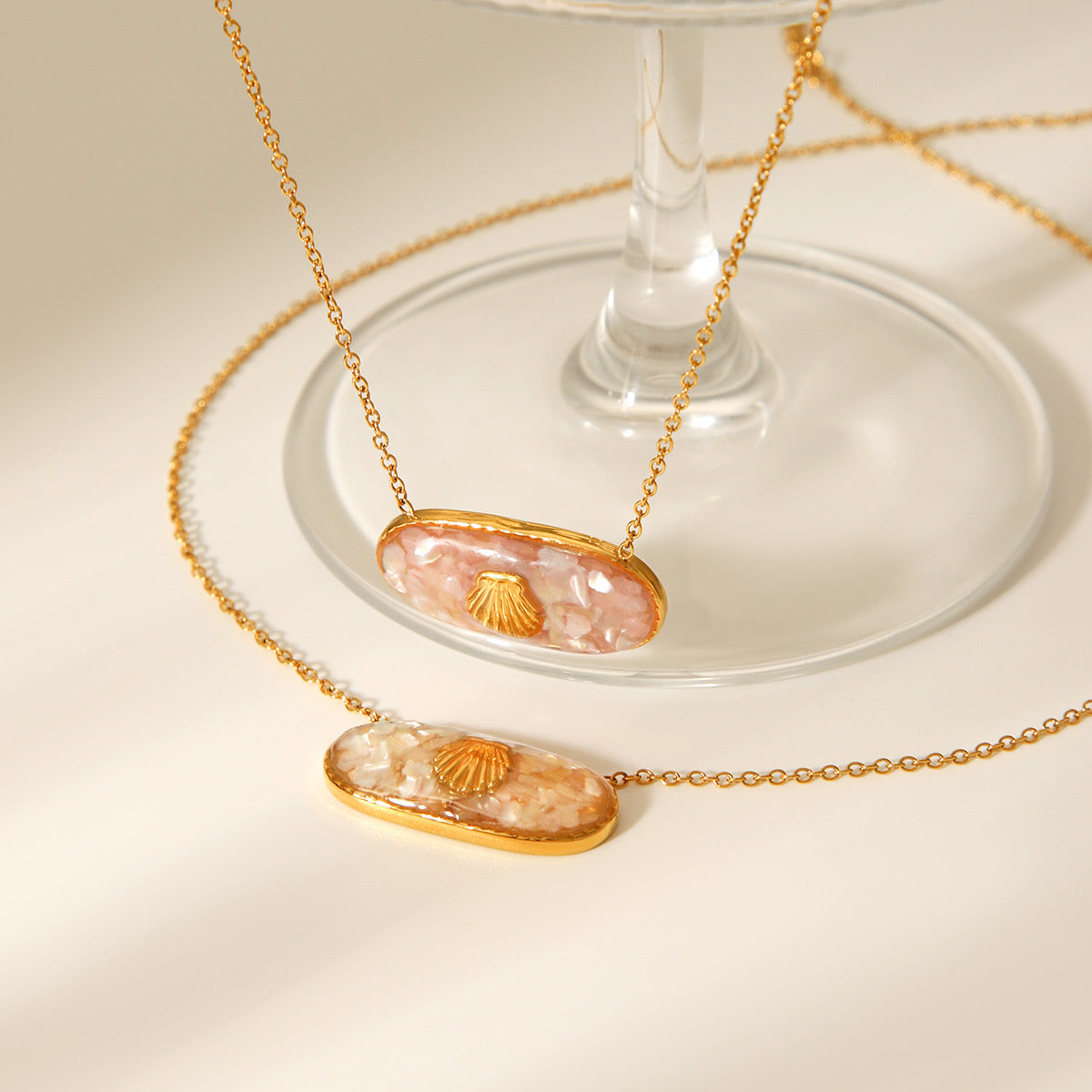Coralia · Collar