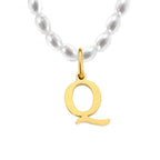 Elara · Collar de perlas con inicial