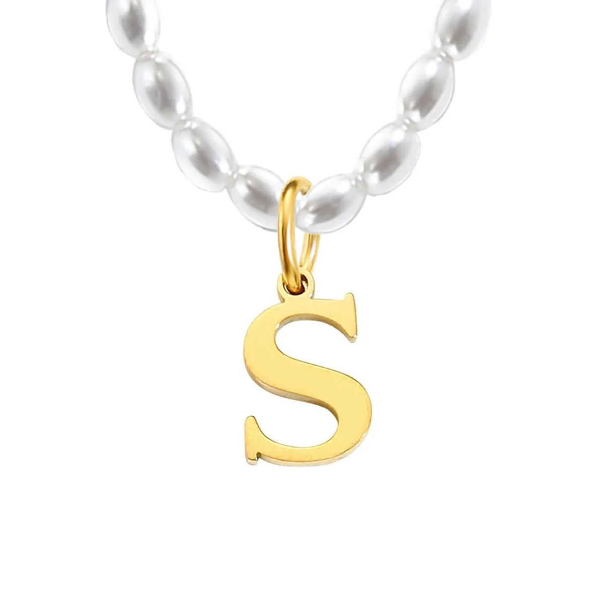 Elara · Collar de perlas con inicial