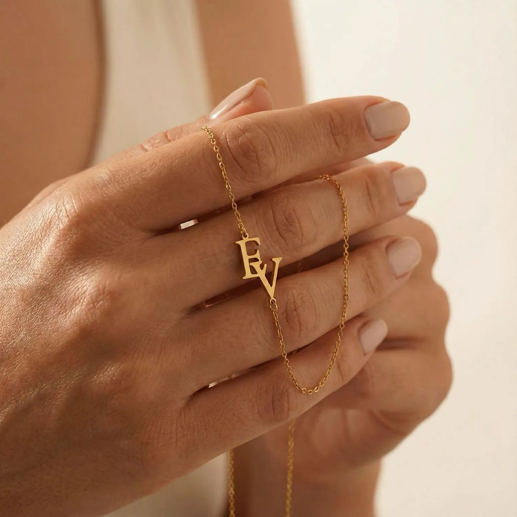 Avelin · Collar con iniciales