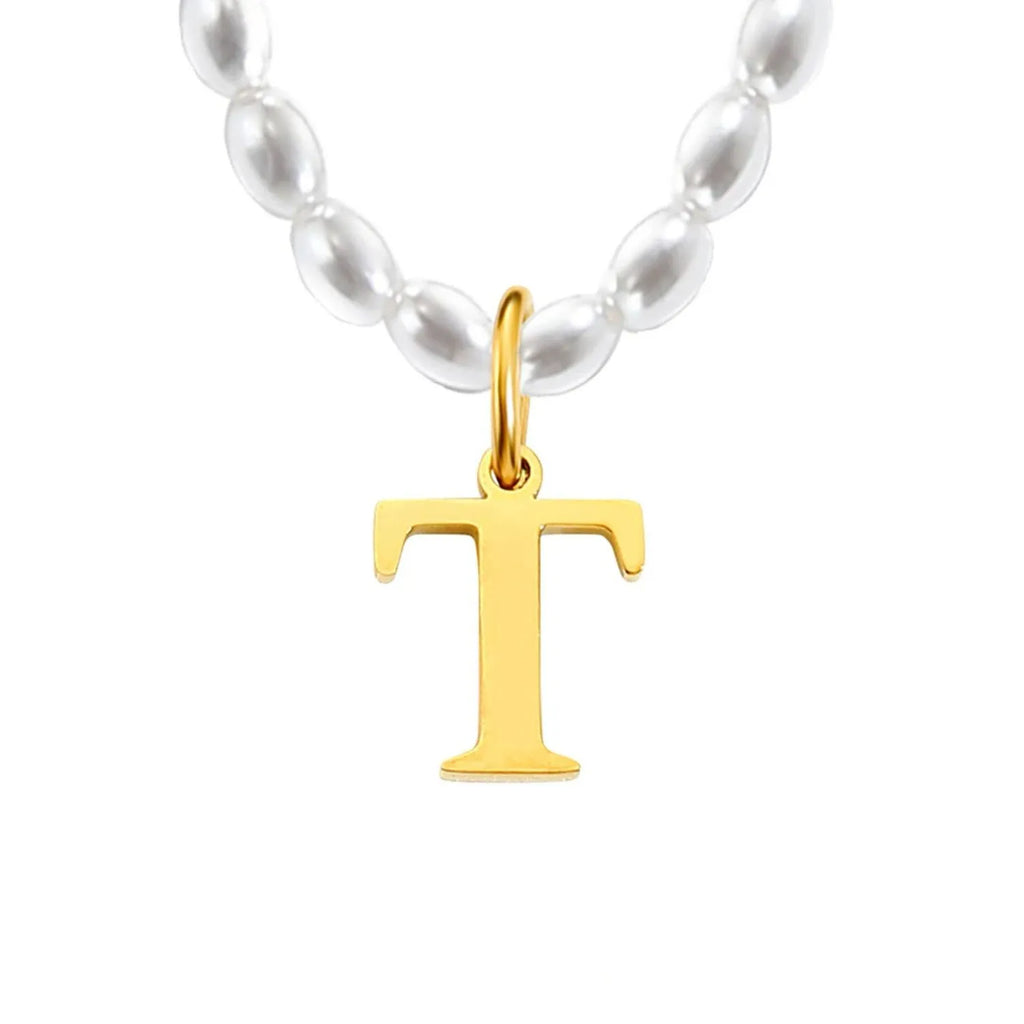 Elara · Collar de perlas con inicial