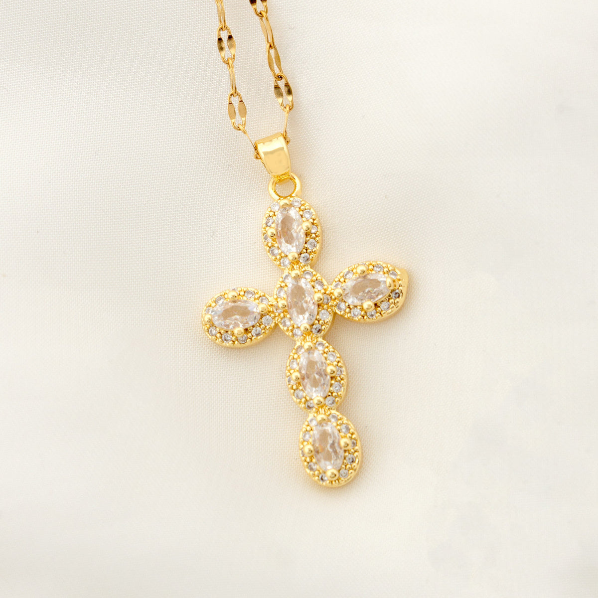Cruz · Collar