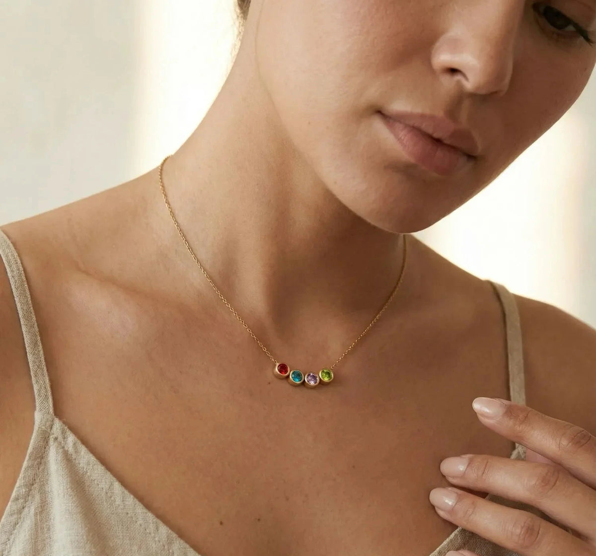 Viora Collar con piedras de nacimiento