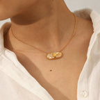 Coralia · Collar