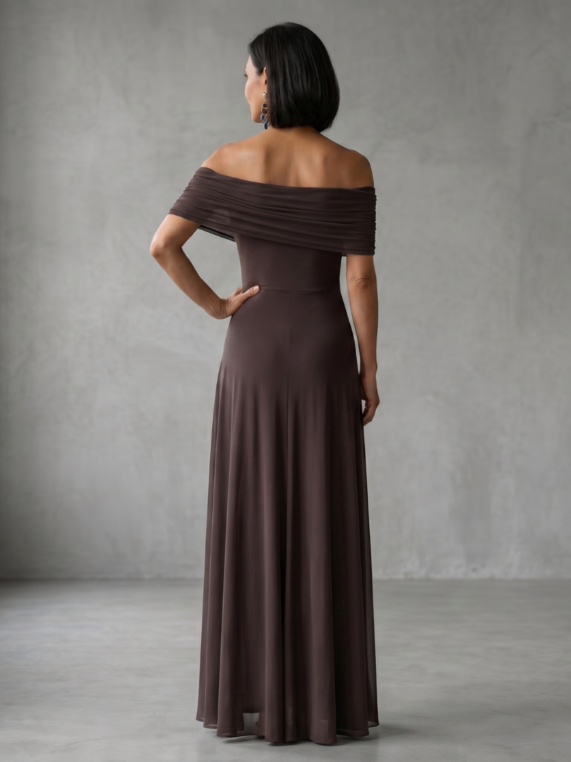 June · Vestido midi drapeado con hombros descubiertos