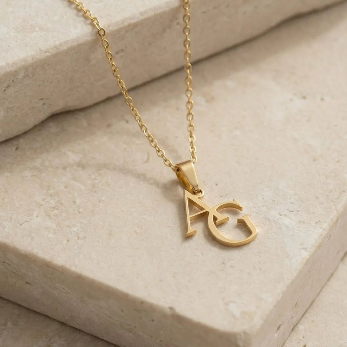 Maelyn · Collar con iniciales