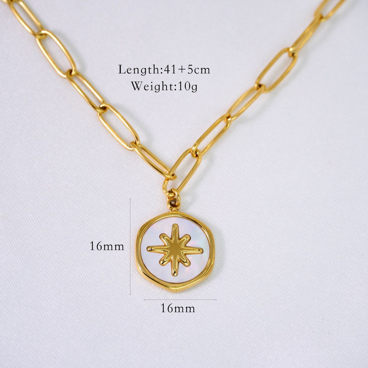 Nancy · Collar
