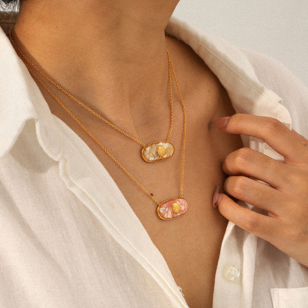 Coralia · Collar