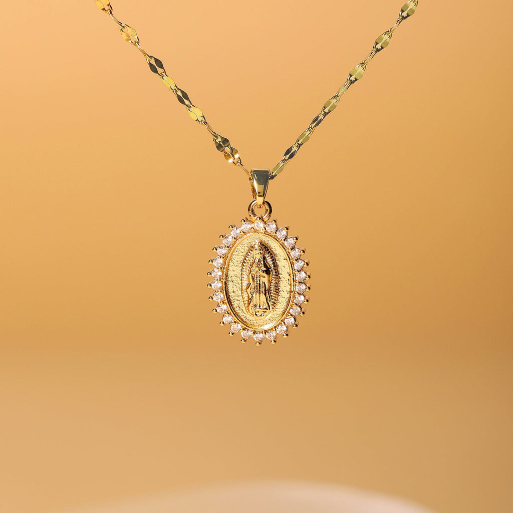 Virgen · Collar con medalla
