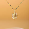 Virgen · Collar con medalla