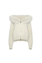Martina · Chaqueta de punto con capucha de piel