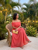 June · Vestido midi drapeado con hombros descubiertos