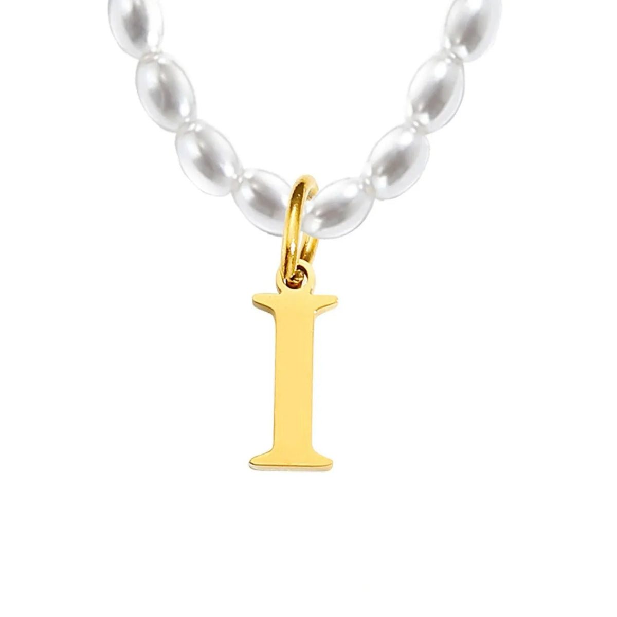 Elara · Collar de perlas con inicial