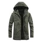Mateo · Parka con capucha y forro suave, en verde militar