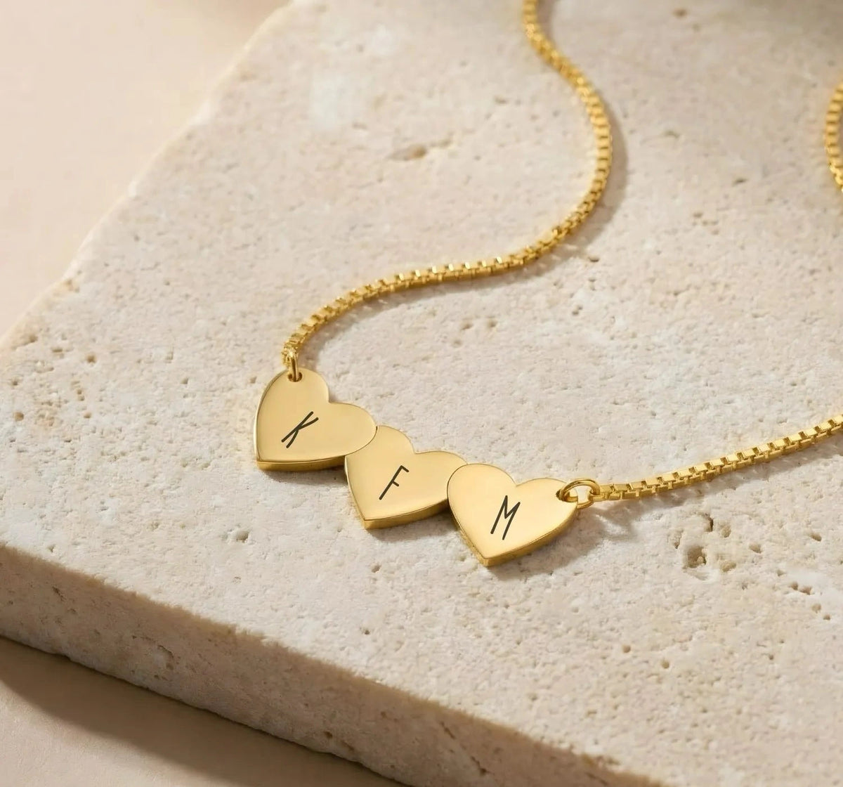 Adore Collar con corazones