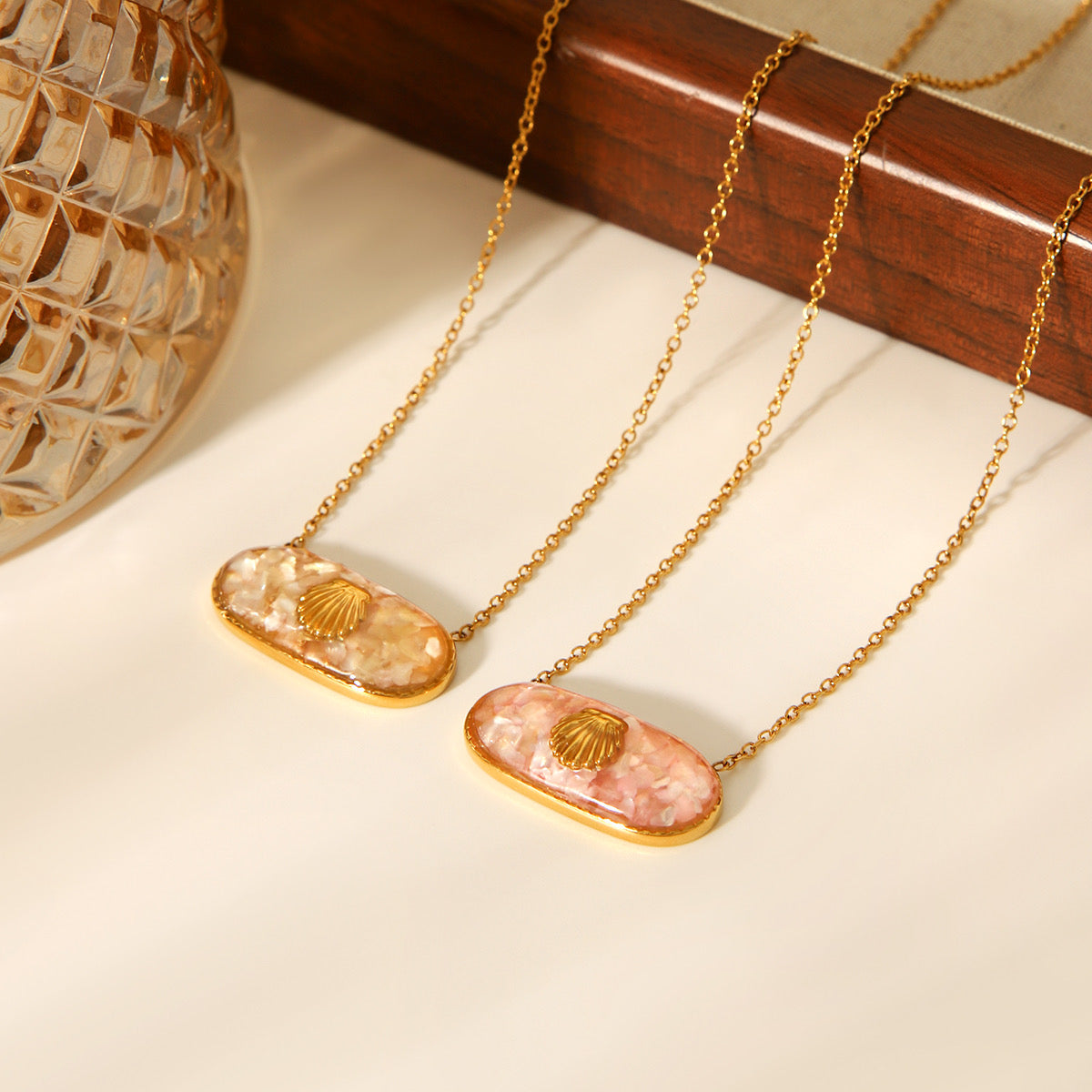Coralia · Collar