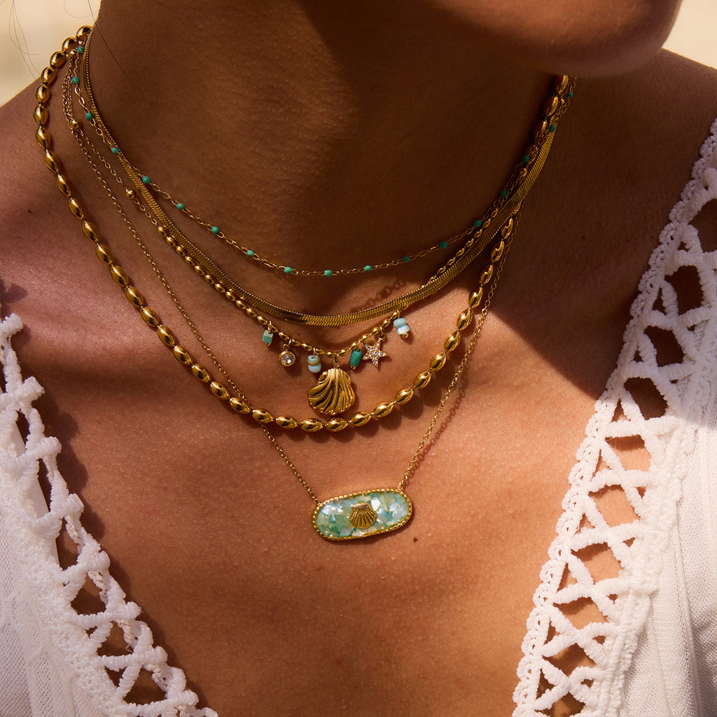 Coralia · Collar