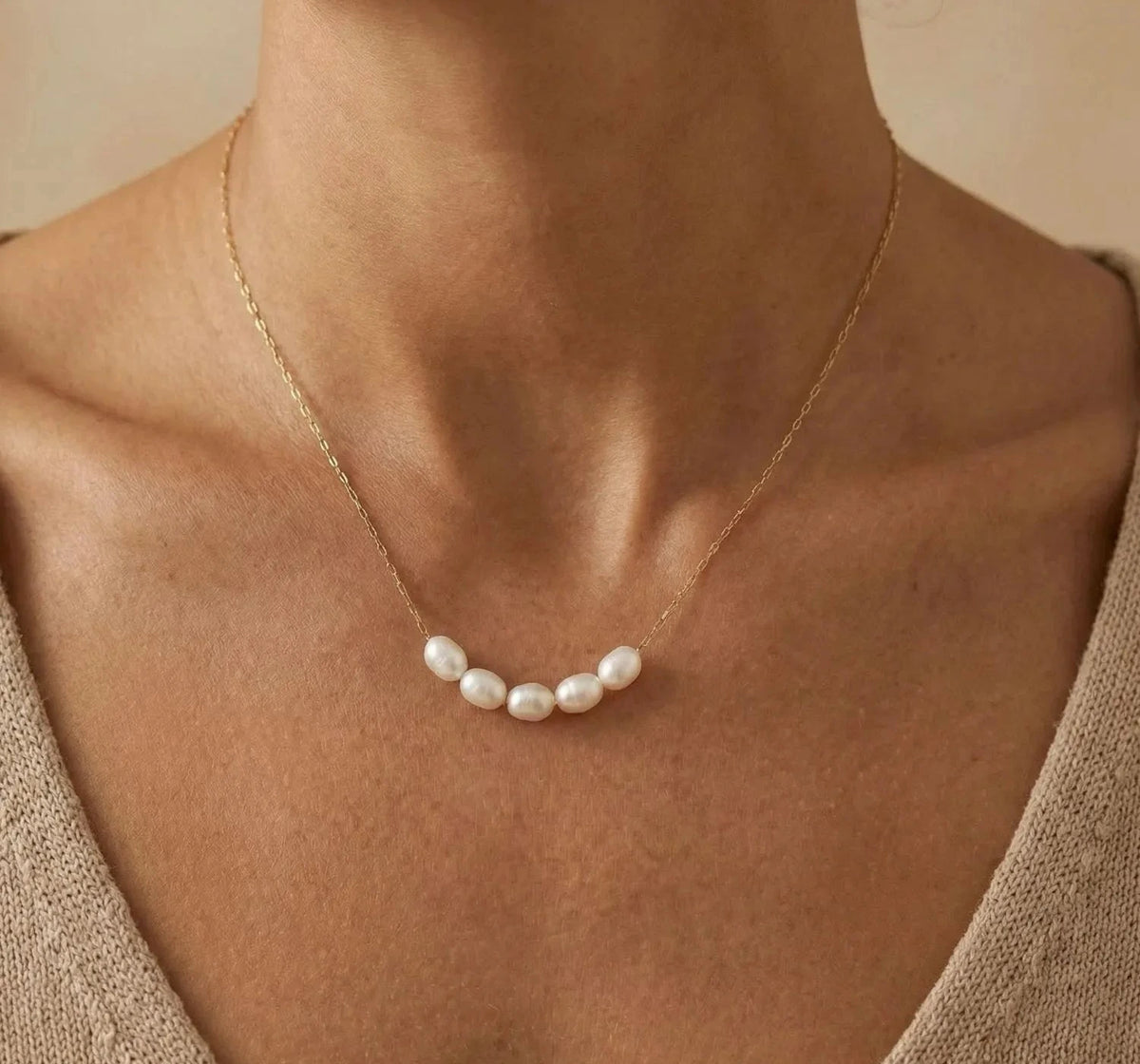 Celia - pearl necklace