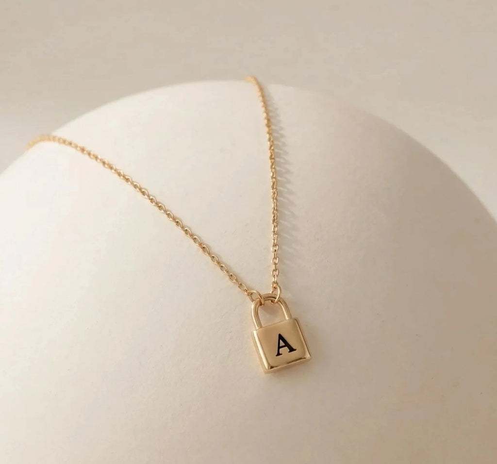 Cléa - padlock necklace