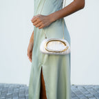 Aurelia · Clutch de fiesta con cadena dorada