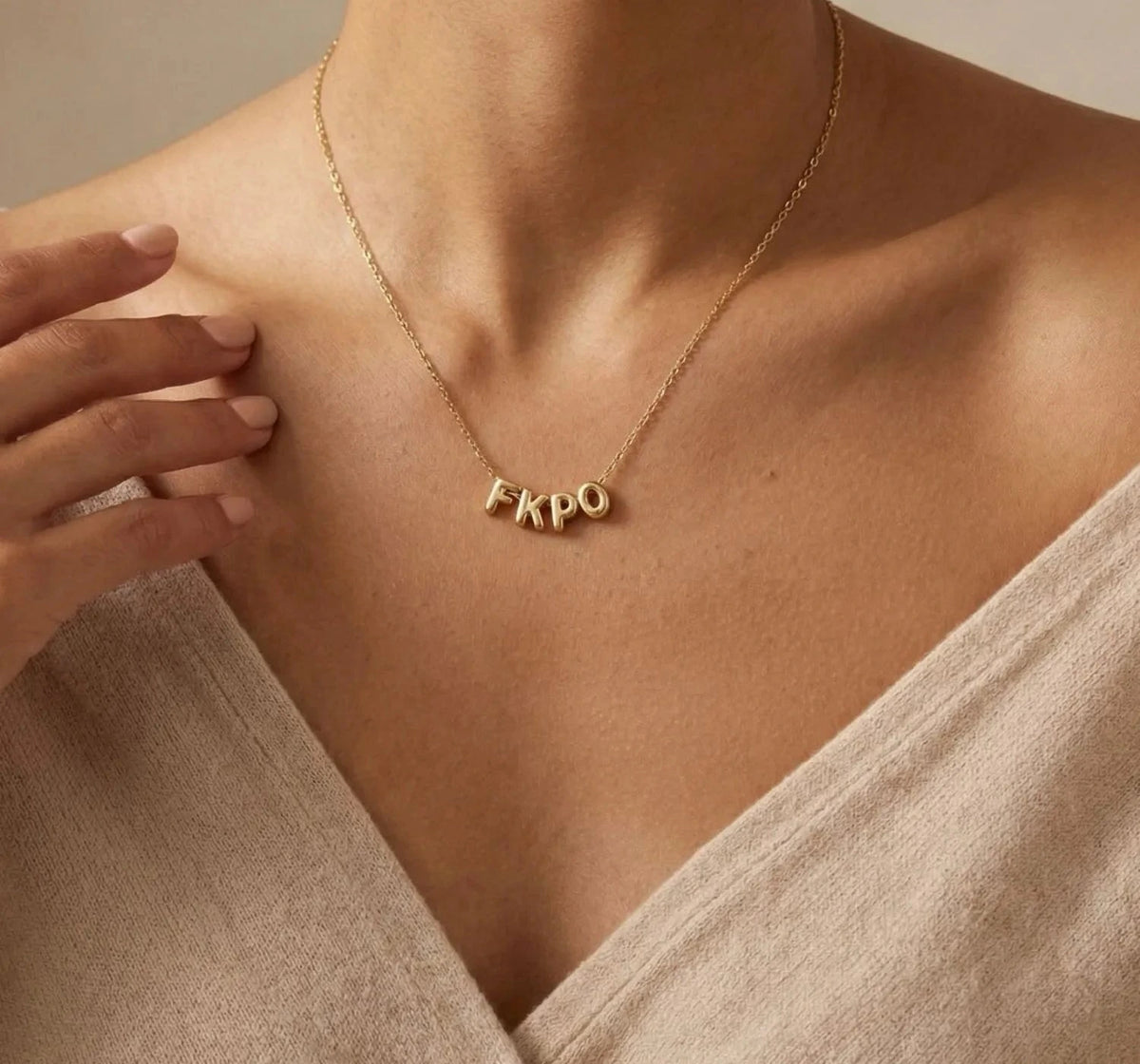 Elvira - name necklace