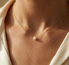 Fiona - pearl necklace