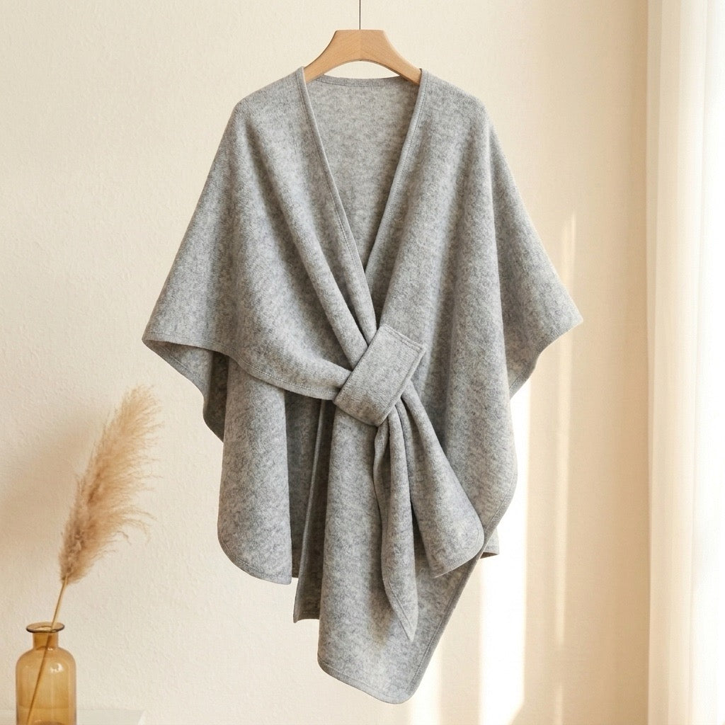 Poncho chal largo Mila en gris claro, vista frontal