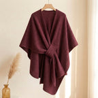 Poncho chal largo Mila en burdeos, vista frontal