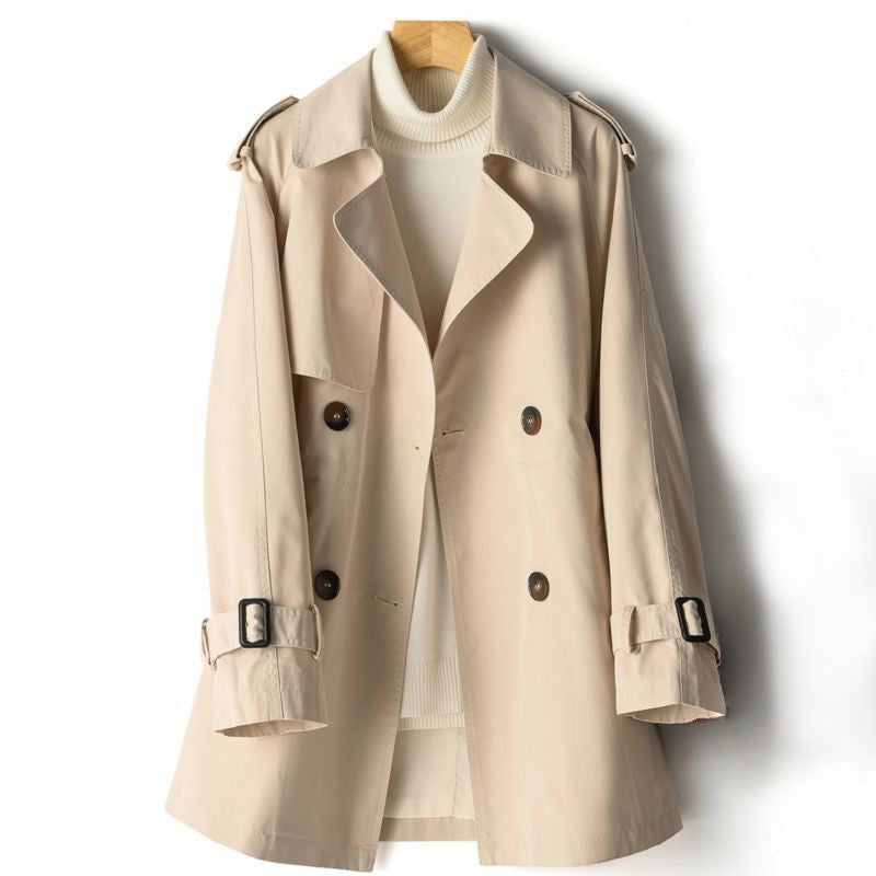 Gabardina de largo medio en beige claro, vista frontal