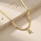 Pythona Charmed · Collar con inicial