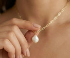 Riva - large pearl necklace