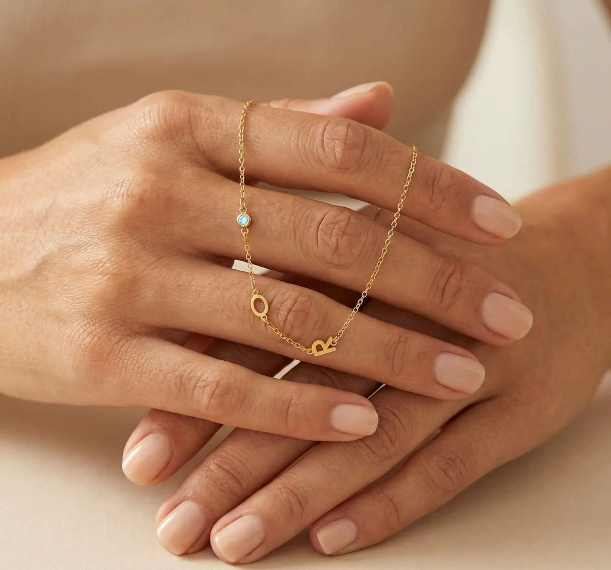 Sideways Collar con piedras de nacimiento