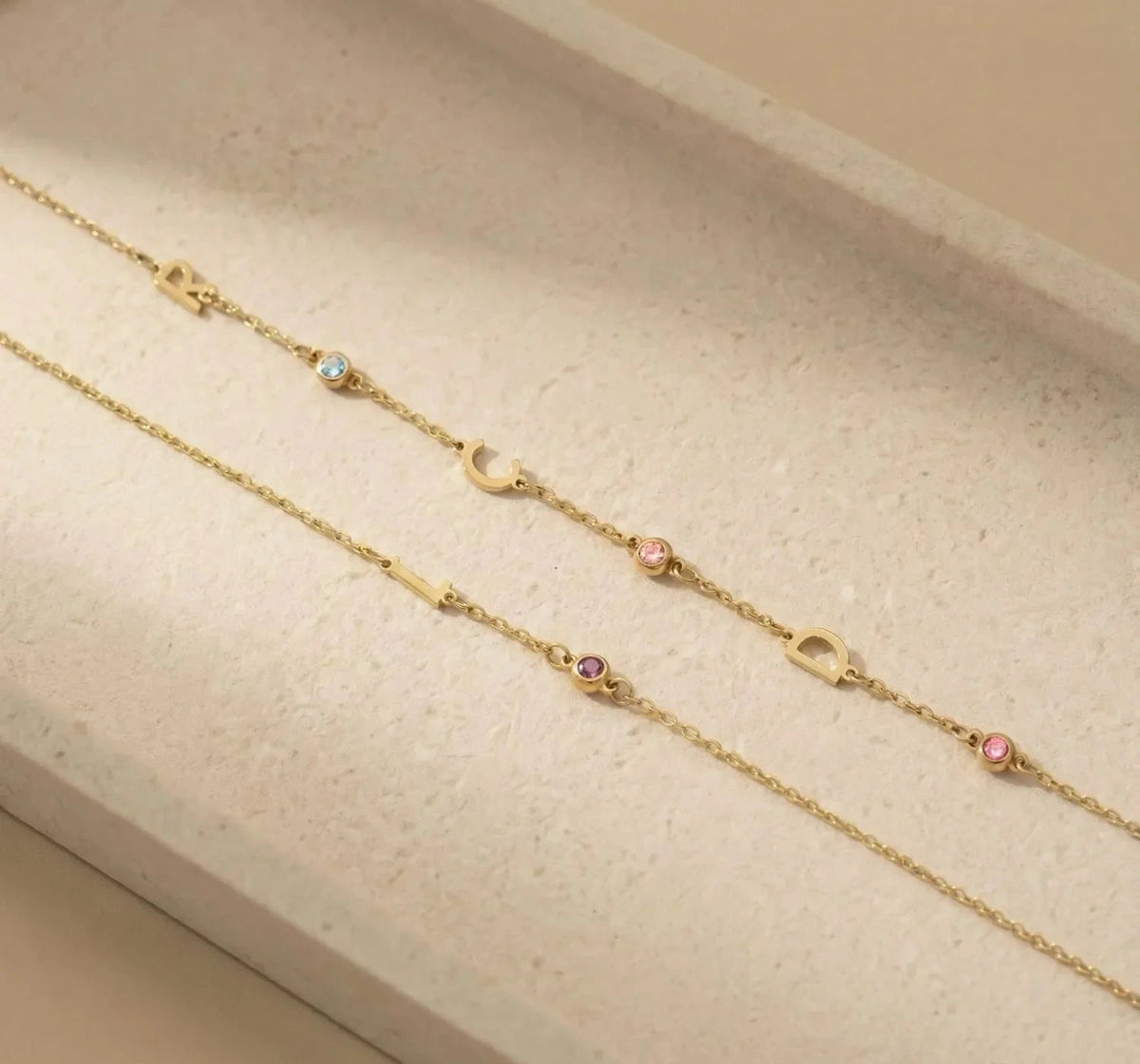 Sideways Collar con piedras de nacimiento