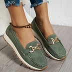Eloísa · Mocasín verde con hebilla