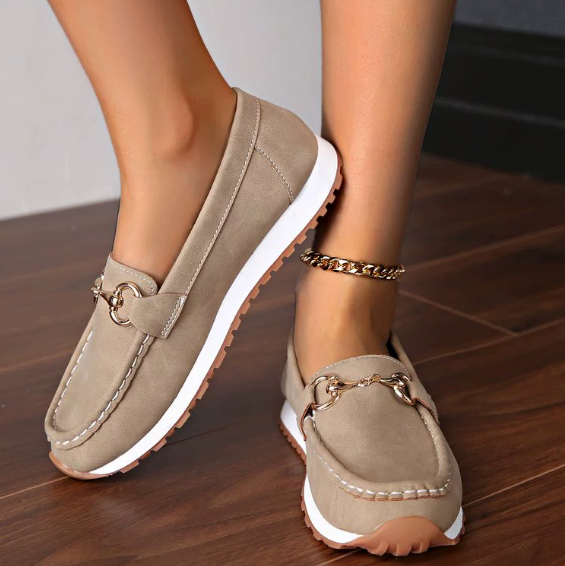 Elvira · Mocasín plano con hebilla