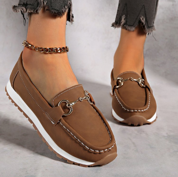 Elvira · Mocasín plano con hebilla