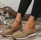 Eugenia · Mocasín con detalle de cadena