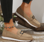 Eugenia · Mocasín con detalle de cadena