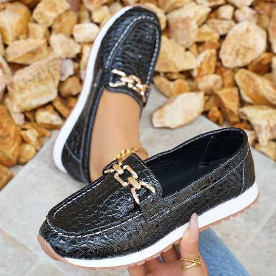 Érica · Mocasín negro efecto cocodrilo