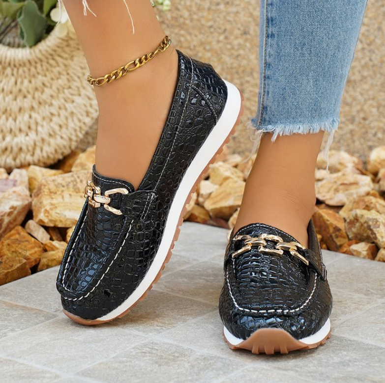 Érica · Mocasín negro efecto cocodrilo