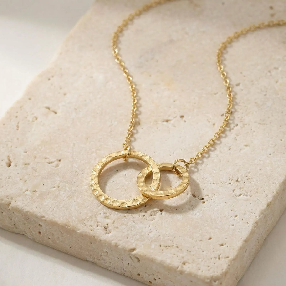 Taylor Twins · Collar de cadena