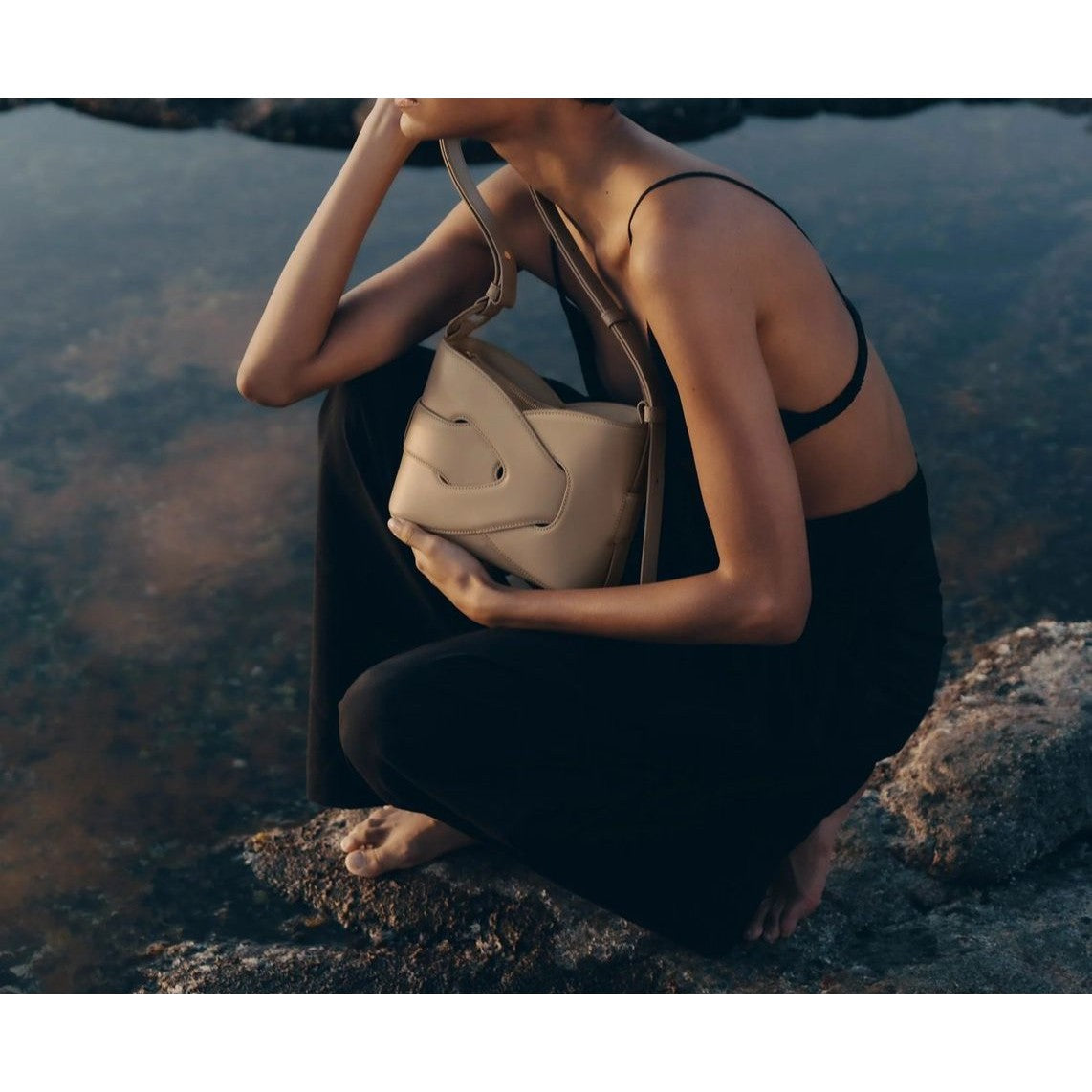 Vera · Bolso con asas y bandolera