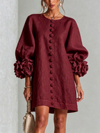 Kiera · Vestido corto burdeos con puños florales, vista frontal