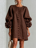 Kiera · Vestido corto marrón con puños florales, vista frontal