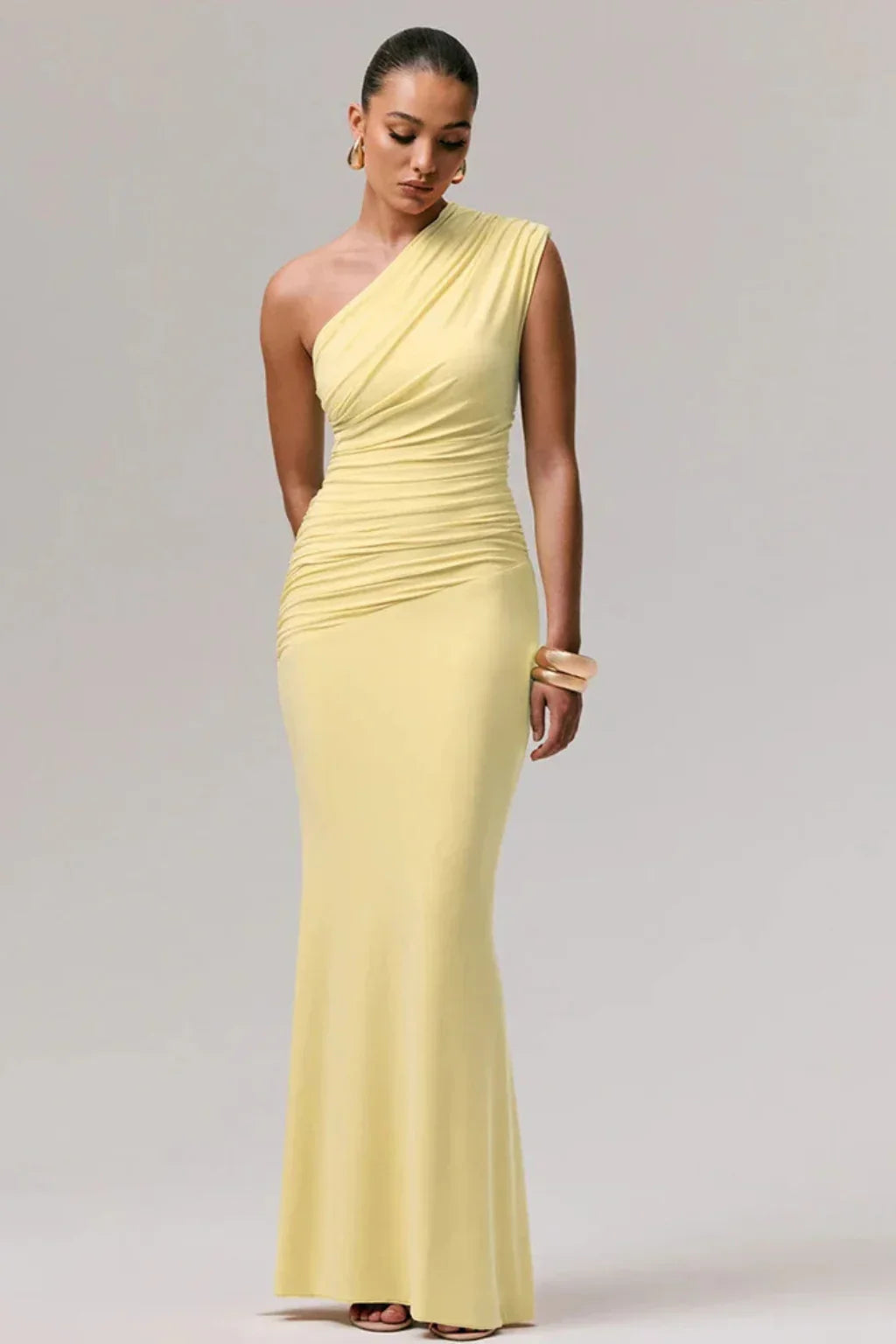 Seraphine · Vestido largo drapeado de un solo hombro