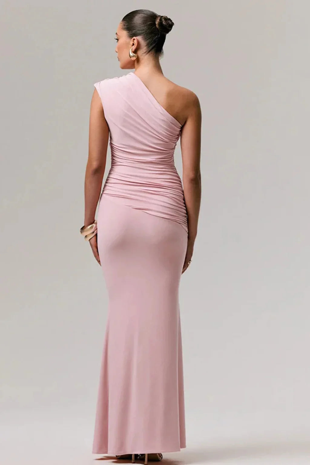 Seraphine · Vestido largo drapeado de un solo hombro