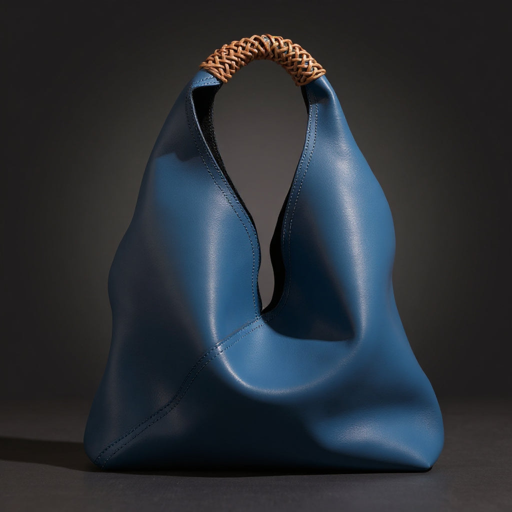 Ilaria · Bolso hobo con asa de ratán