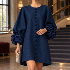 Kiera · Vestido corto azul marino con puños florales